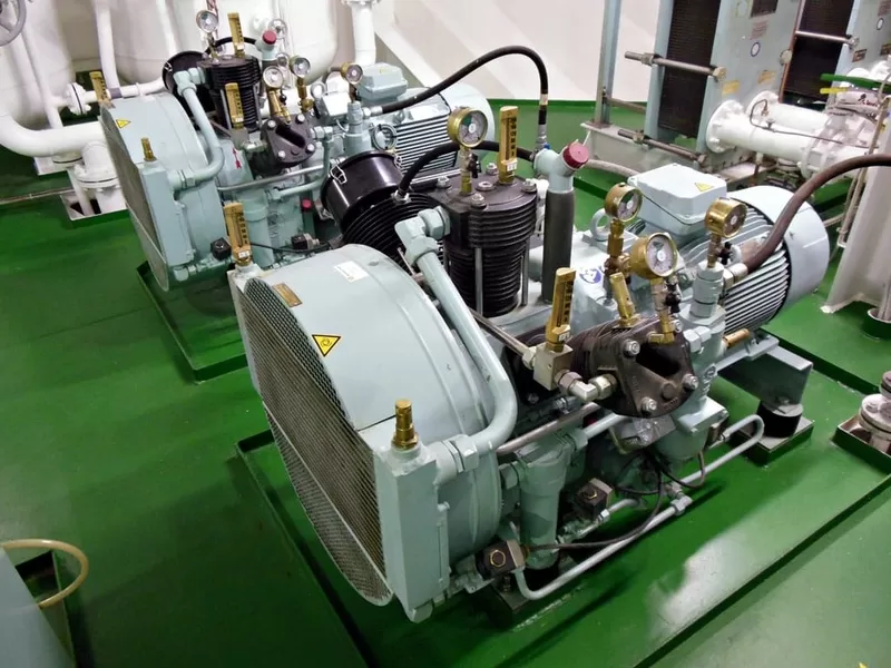 MARINE COMPRESSOR